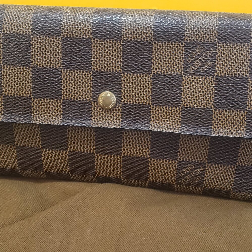 LV Wallet